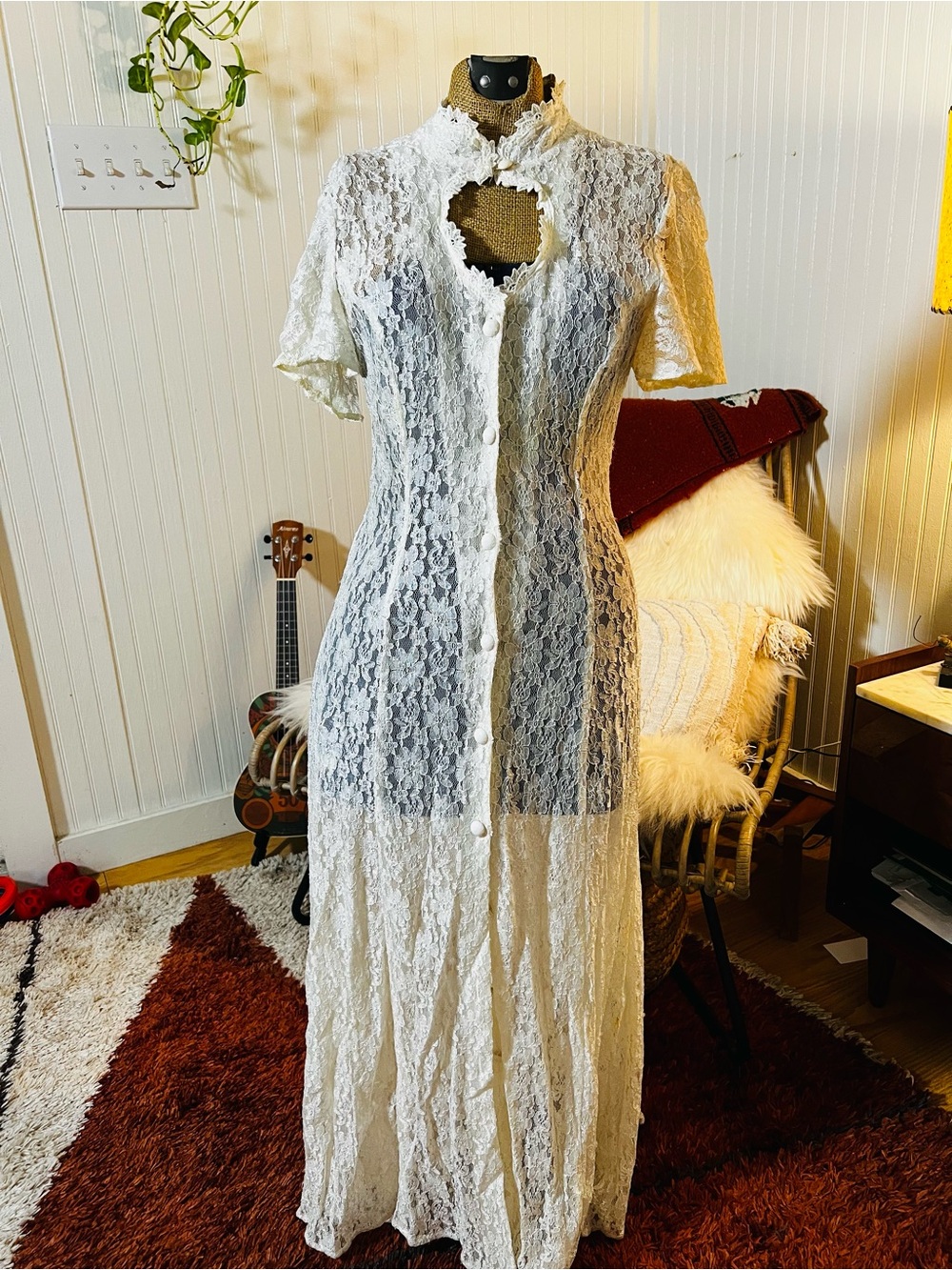 VTG cottage core White Lace Button-Front Maxi Dress with Keyhole